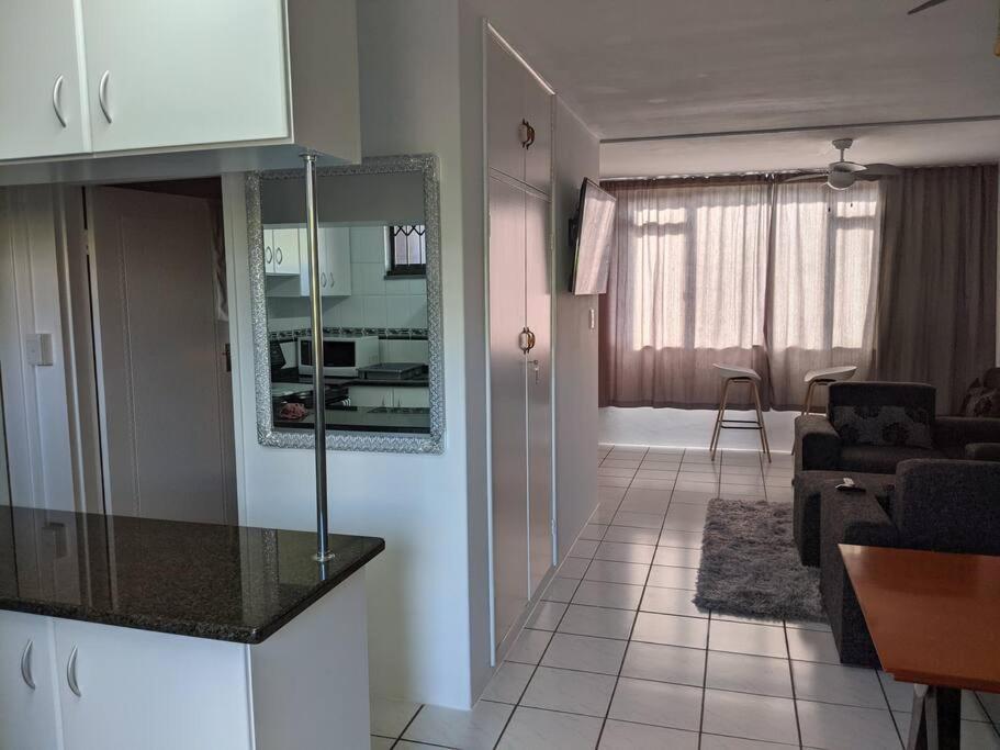 Capri24 - Modern Apartment Overlooking The Sea Amanzimtoti Luaran gambar